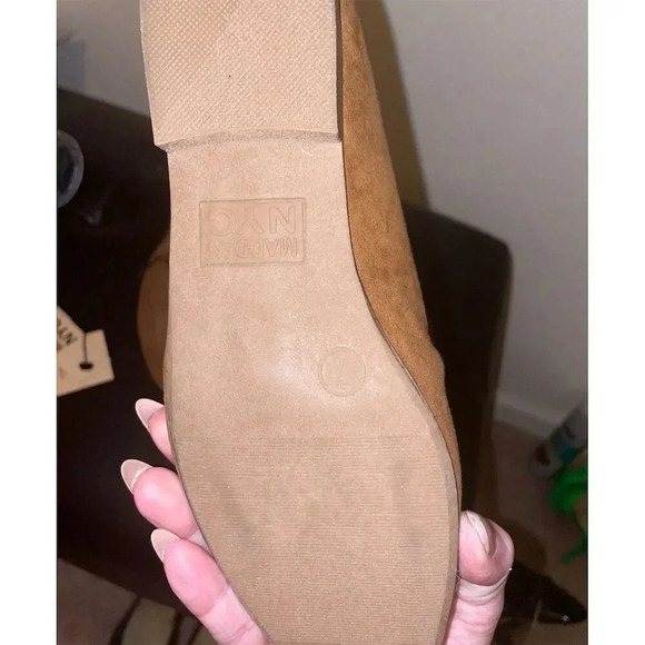 Madden NYC Women's Chain Accent Loafers Brown Size 6 Casual Flats - Picture 3 of 3